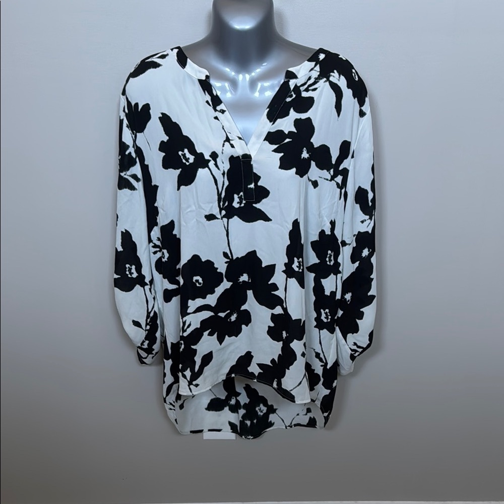 Daniel Rainn Black and White Relaxed Graphic Blouse